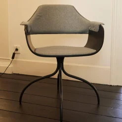 2er Set Armlehnstuhl Showtime Mit Armauflage Sitzschale Schwarz Lackiert Matt Sitz Medley Y03 Grau Gestell Matt Schwarz Drehbar