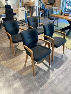 4er Set Armlehnstuhl Wilshere Stoff Texel 510 Anthrazit Gestell Massivholz Geölt