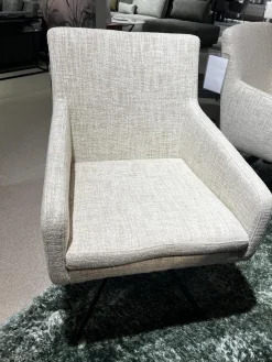 4er Set Armlehnstuhl Yuma Stoff Sama 072 Papyrus Creme Drehgestell Schwarz Pulverbeschichtet Mit Kunststoffgleitern