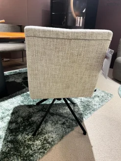 4er Set Armlehnstuhl Yuma Stoff Sama 072 Papyrus Creme Drehgestell Schwarz Pulverbeschichtet Mit Kunststoffgleitern