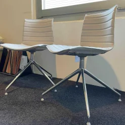 2er Set Catifa 46 Stuhl Stoff Field 2 Farbe FI00123 Beige mit Drehbarem Sternfuß