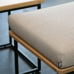 2-er Set Couchtisch Tischplatte Massiv Eiche Farblos Lackiert Gestell Stahl Lack Matt Verkehrsschwarz RAL 9017 ohne Kissen