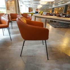 6er Set Esszimmerstuhl Leder Farbe Haselnuss Beine Metall Schwarz Lackiert