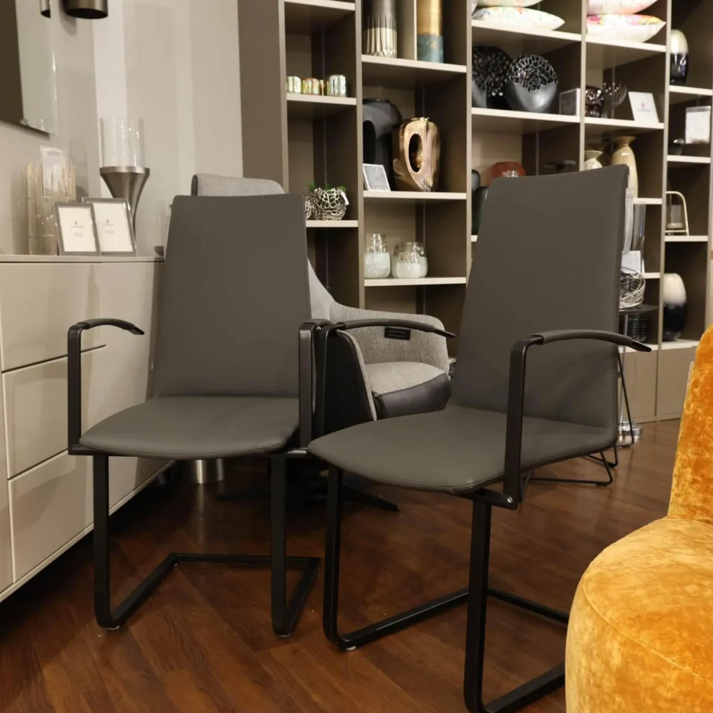 2er Set Freischwinger Kama Leder Hermes H-008 Anthracite Anthrazit Gestell Metall Schwarz Pulverbeschichtet