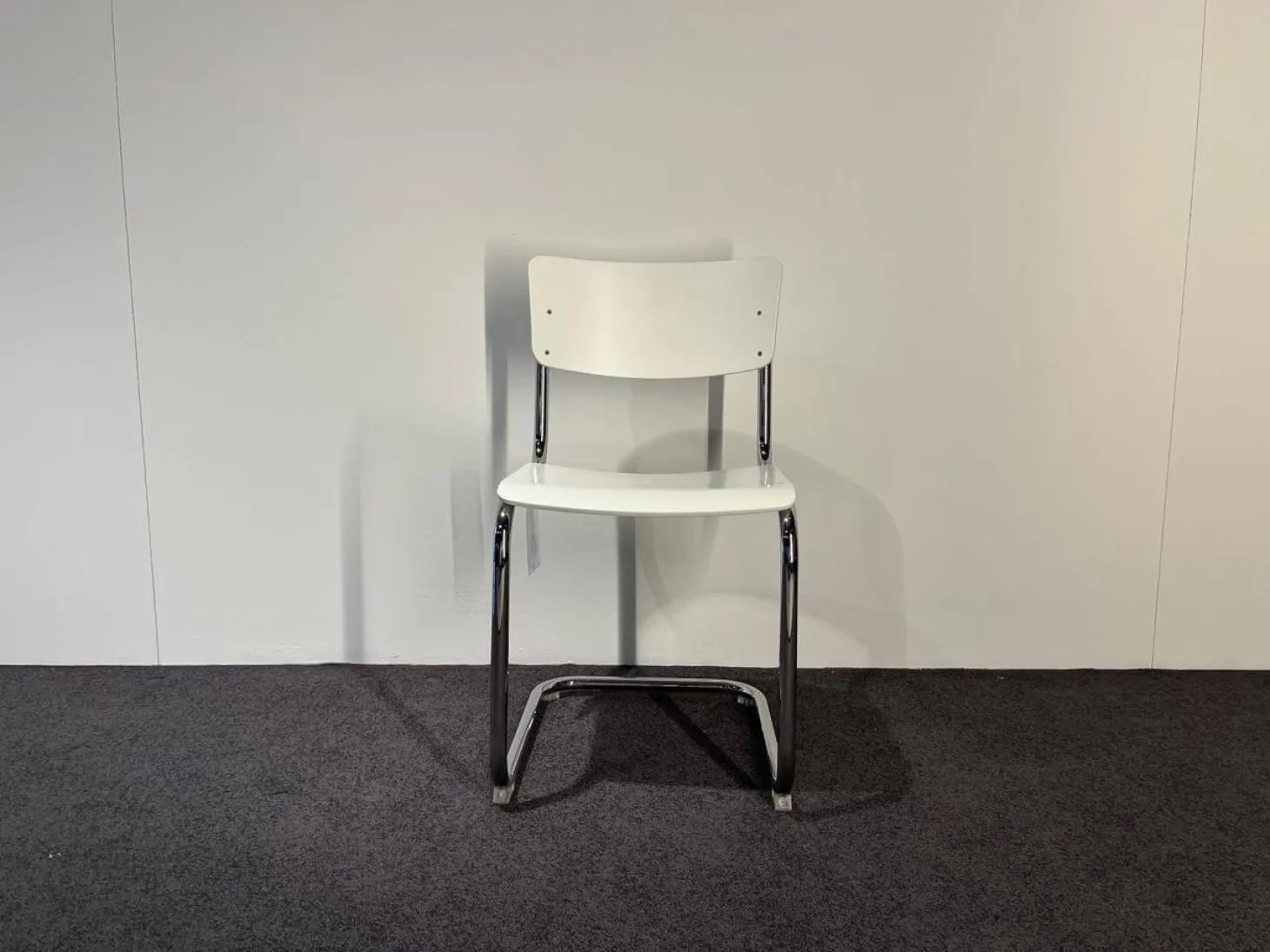 3-er Set Freischwinger Stuhl S43 Decklackiert 9010 Weiss Stahlgestell Verchromt Inklusive Filzgleitern