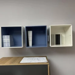 3er Set Offenes Hängeelement Aus Element X Ausführung RAL 9010 Reinweiß Und RAL 5014 Taubenblau