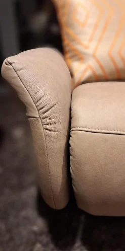 2er Set Sofa 4151 Leder 27 Leonessa Desert Beige Metallkufe Anthrazit Mit Motorischer Wall Free Funktion Ohne Dekokissen