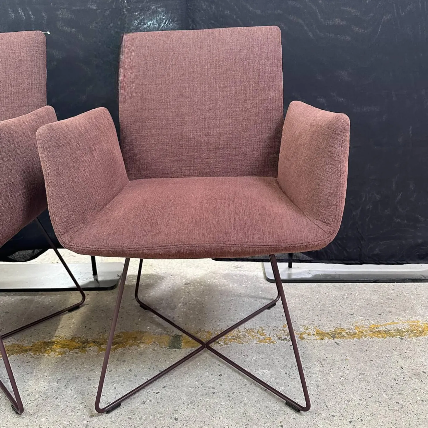 4er Set Stuhl Jalis 541 Stoff 10125 Bordeaux Rot Drahtgestell Lack RAL 010 20 10 Wengenschwarz Mit Filzgleiter