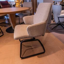 4er Set Stuhl Laurel L Bezug Stoff 500 Daisy 80 Beige Gestell D400 Matt Schwarz