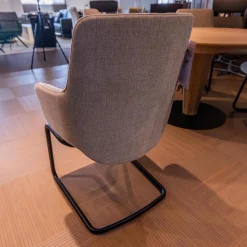 4er Set Stuhl Laurel L Bezug Stoff 500 Daisy 80 Beige Gestell D400 Matt Schwarz