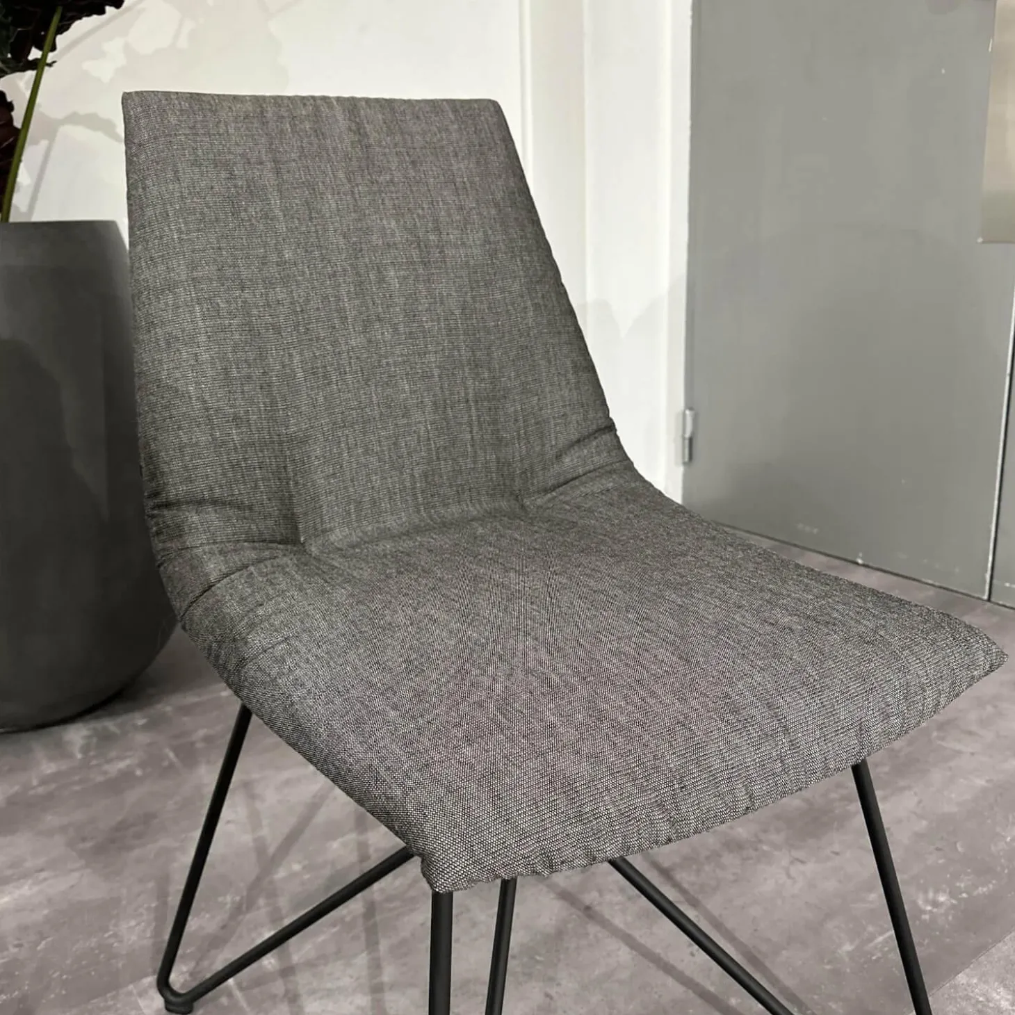 6er Set Stuhl Lui Und Grand Lui Bezug Stoff Canvas 154 Grau Außen Leder Origon Schwarz 70240 Drahtgestell Schwarz Matt Pulverbeschichtet