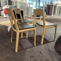 3-er Set Stuhl RO Plot Polstersitz Leder Schwarz Holzgestell Eiche