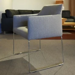 4er Set Stuhl Trient Stoff 10 113 London Dess Milchkaffe Grau Weiß Gestell Chrom Glanz