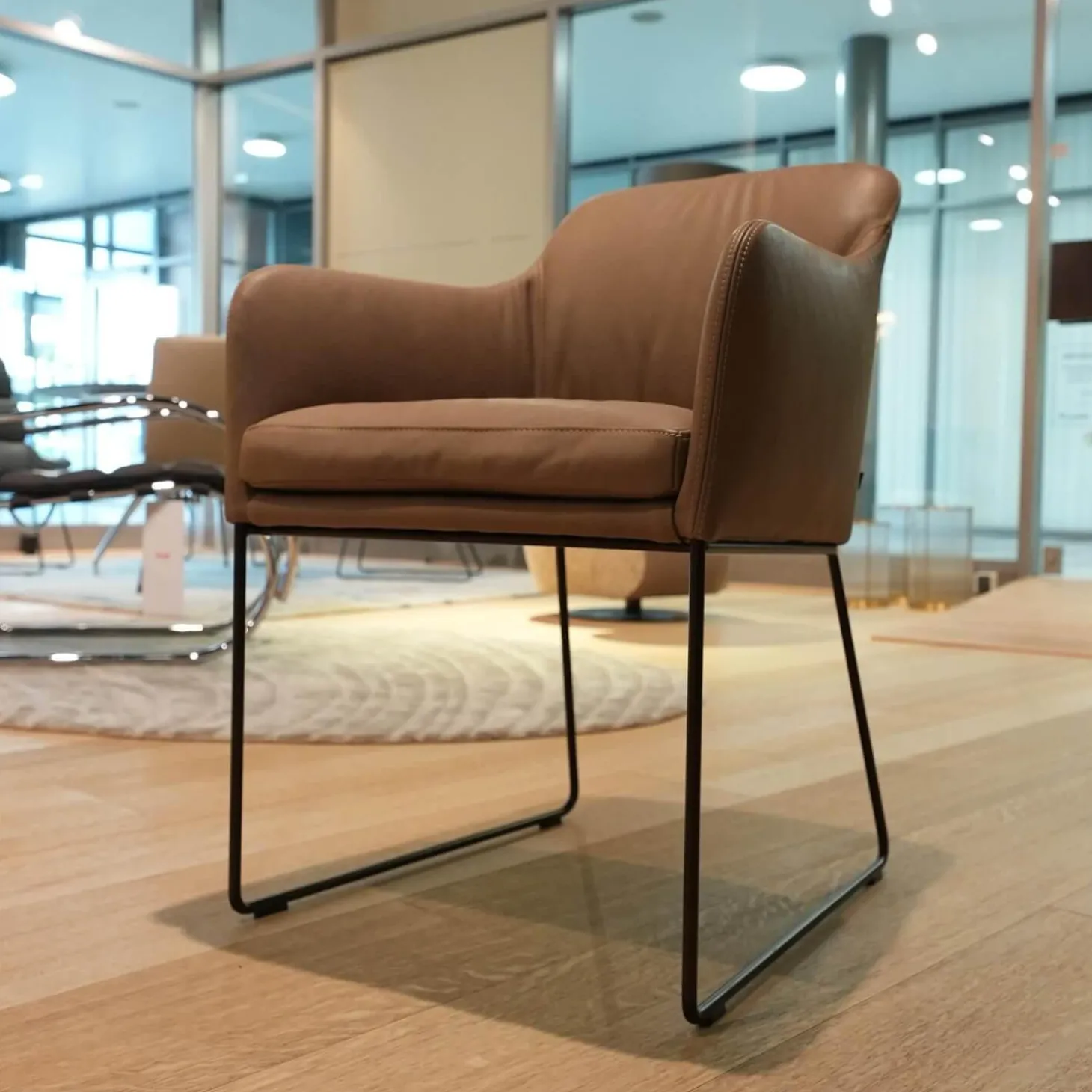 4er Set Stuhl Youma Casual Leder Kenia Rock 19 Braun Drahtkufengestell M11 Schwarz