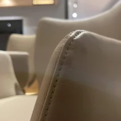 4er-Set Armlehnpolsterstuhl Kasaar Leder Prestige M 131 Kiesel Gestell Eiche Puro Geölt