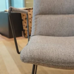 6er-Set Armlehnstuhl Arva Light Bezug Stoff Hallingdal 116 Grau Drahtkufengestell Eisenblank Einschichtlack