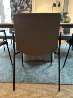 6er-Set Armlehnstuhl Liz M 1330 Bezug Leder Vintage Fango Grau Gestell Schwarz Stapelbar