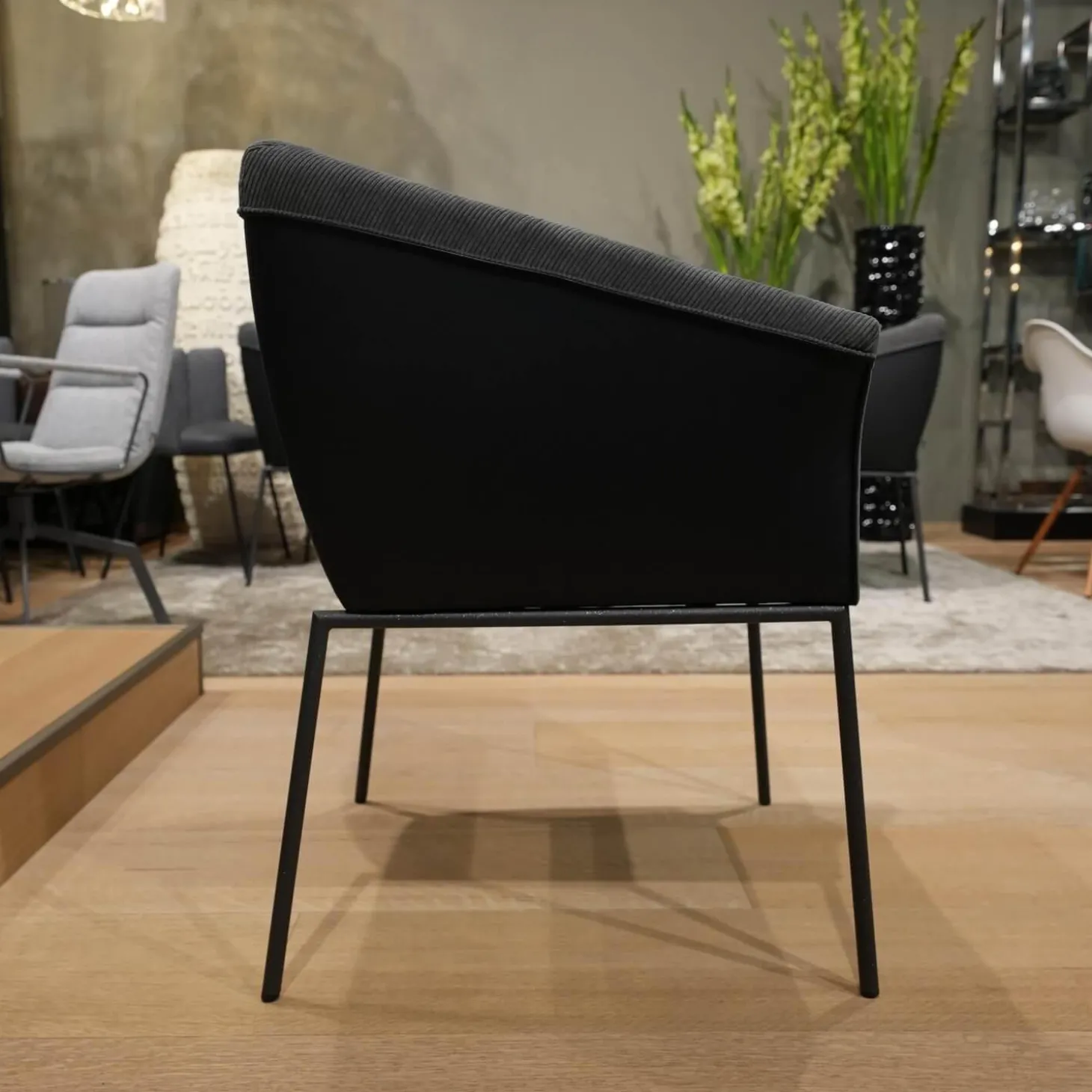 4er-Set Armlehnstuhl Milo Bezug Innen Stoff Lisboa 1 Grau Außen Leder Glove Schwarz Gestell Struktur Anthrazit