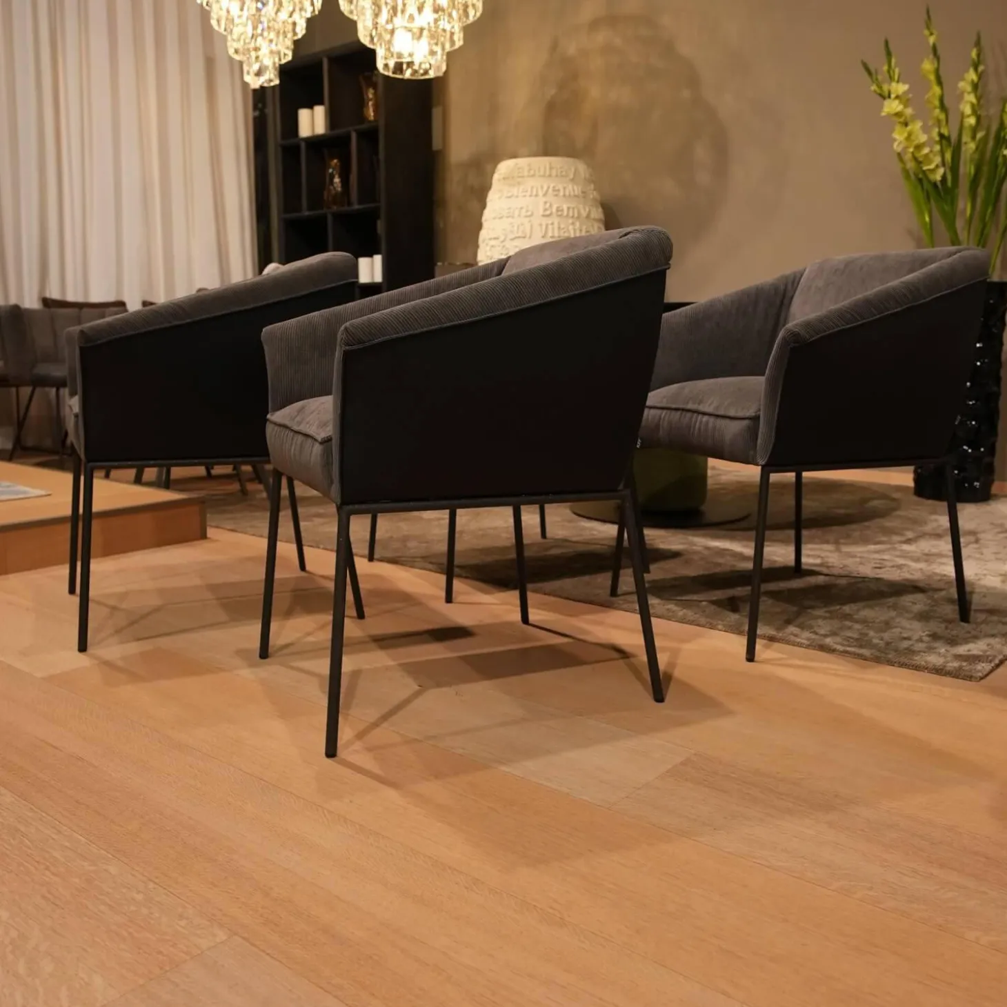 4er-Set Armlehnstuhl Milo Bezug Innen Stoff Lisboa 1 Grau Außen Leder Glove Schwarz Gestell Struktur Anthrazit