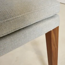 4er-Set Armlehnstuhl Saloni Bezug 1602-15 Gestell Nussbaum Geölt