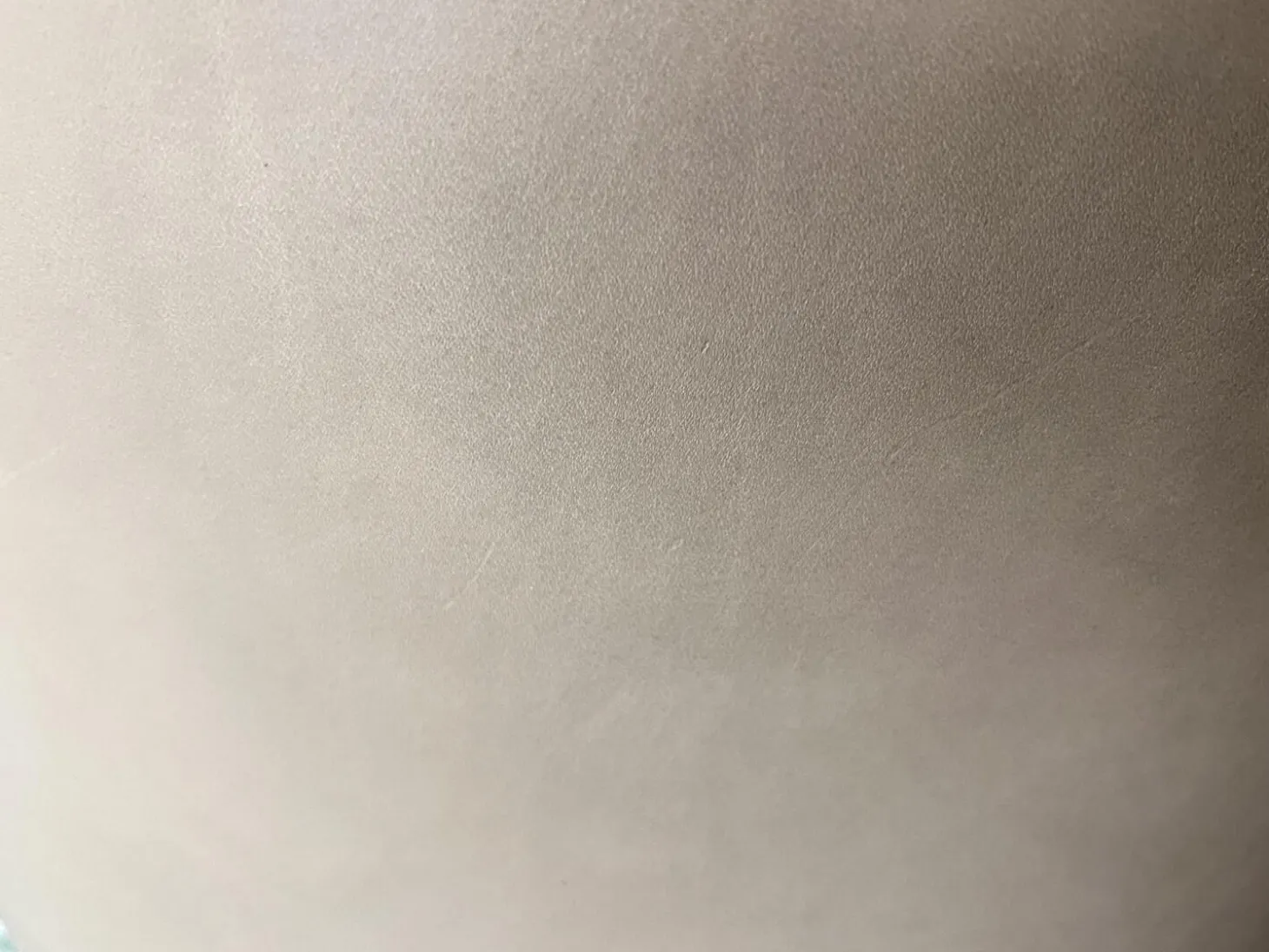 2er-Set Armlehnstuhl Sophie Innen Stoff Sama 072 Papyrus Creme Außen Leder Nature Lavagrau Gestell Schwarz Pulverbeschichtet