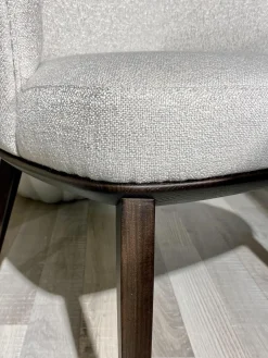 6er-Set Armlehnstuhl Virna Bezug Stoff Rubelli Fabthirty Bianco Creme Holzgestell Esche Gebeizt Moka Braun