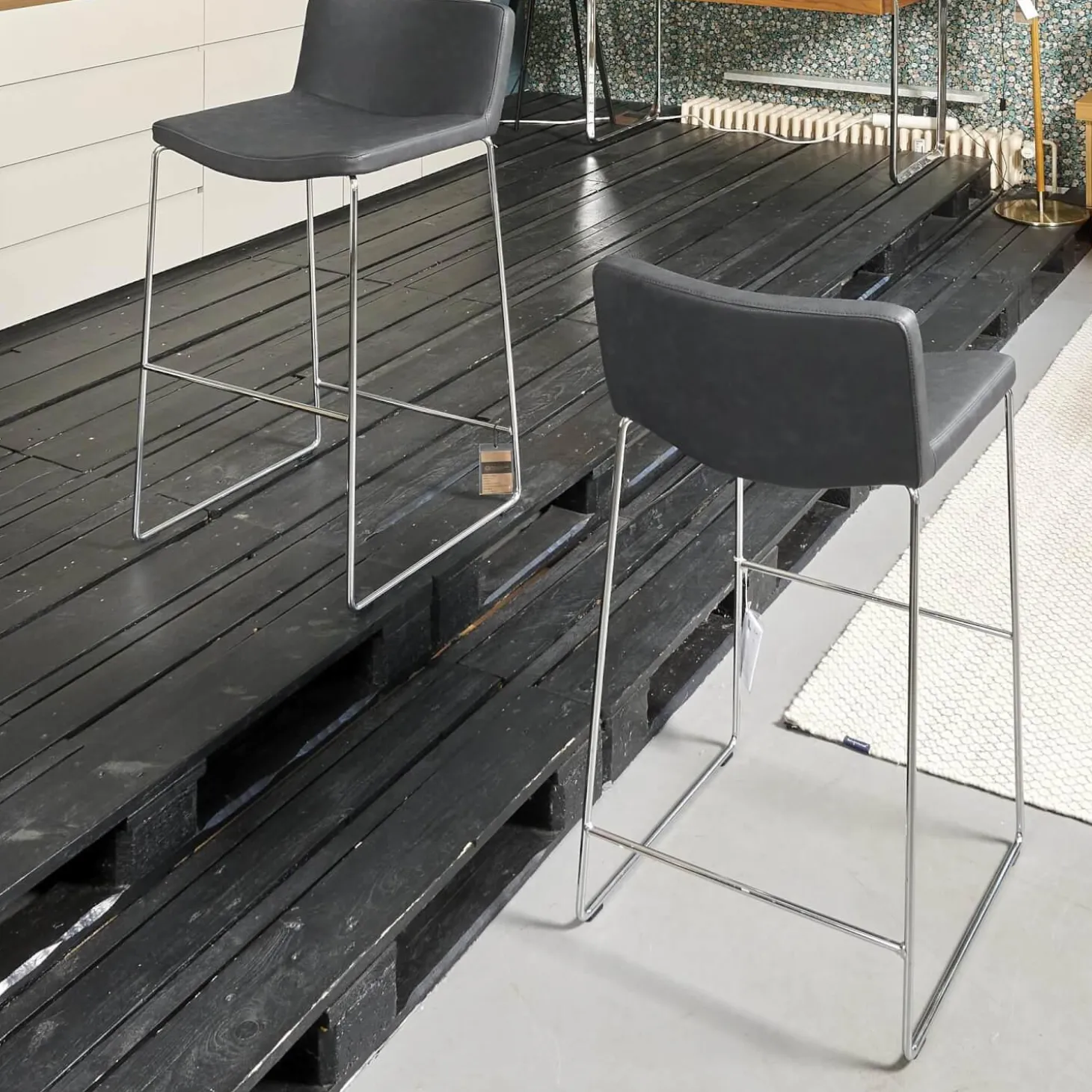 2er-Set Barhocker Wave Bezug Eco-Leder Schwarz Gestell Verchromt Inklusive Gleiter