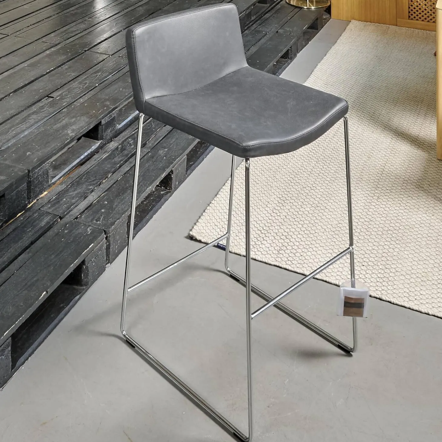 2er-Set Barhocker Wave Bezug Eco-Leder Schwarz Gestell Verchromt Inklusive Gleiter