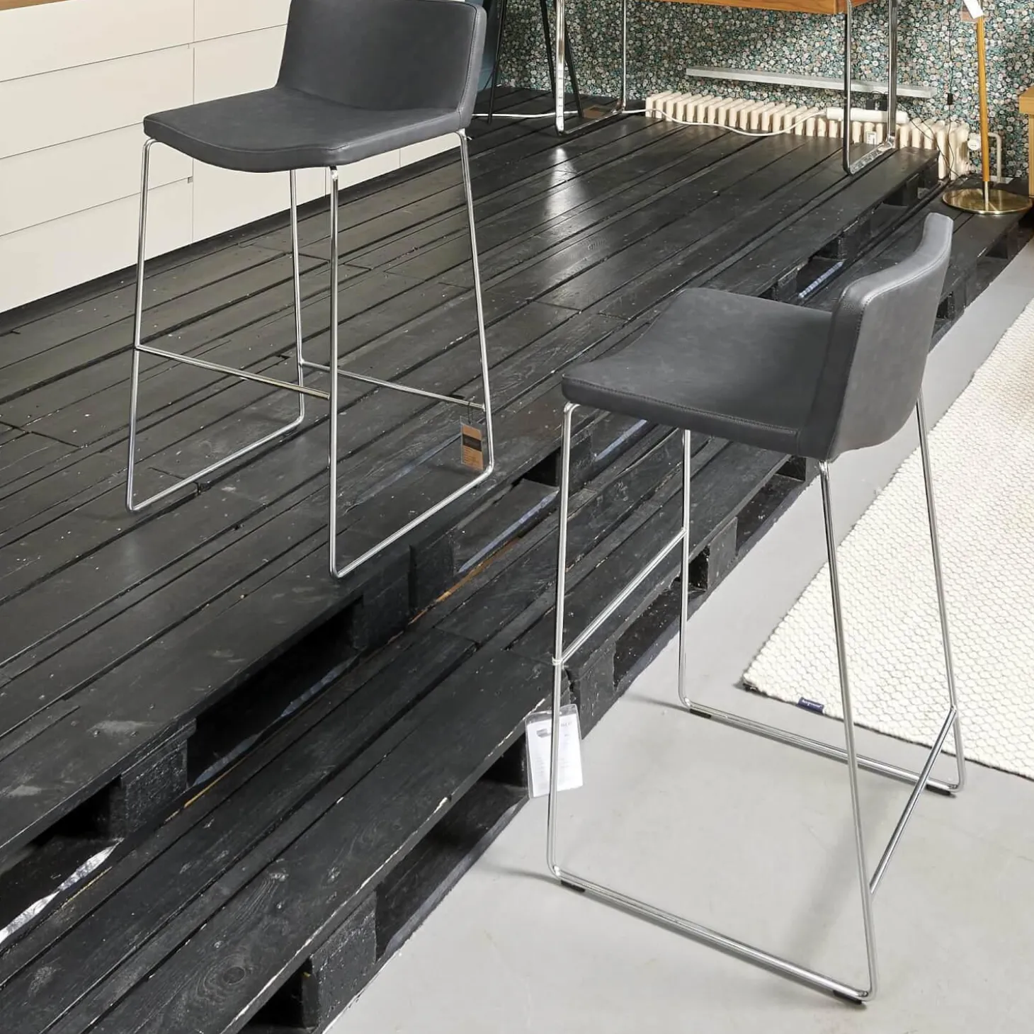 2er-Set Barhocker Wave Bezug Eco-Leder Schwarz Gestell Verchromt Inklusive Gleiter