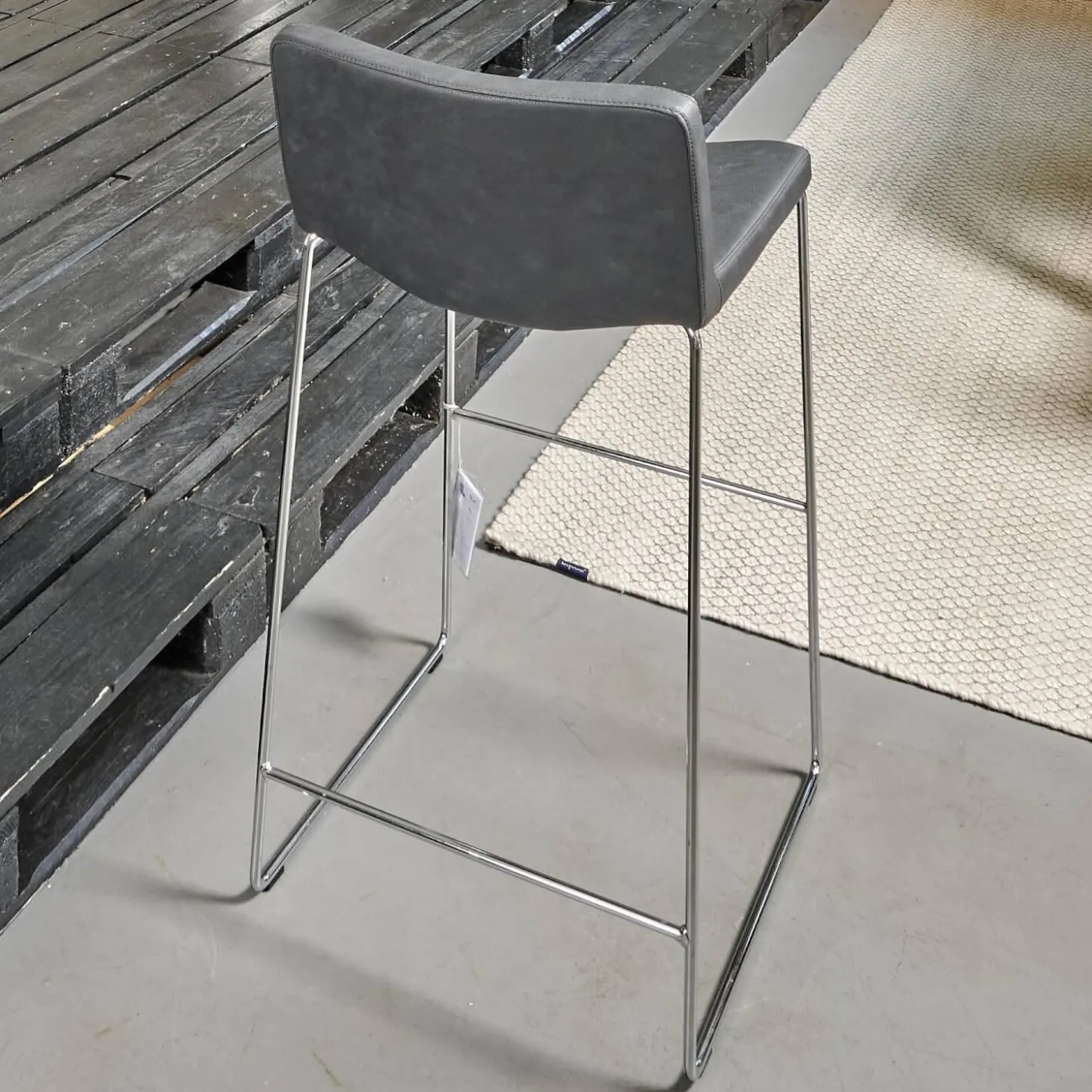 2er-Set Barhocker Wave Bezug Eco-Leder Schwarz Gestell Verchromt Inklusive Gleiter