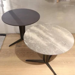 2er-Set Beistelltisch Attico Runde Platte Holz Eukalyptus Gestell Zinnfarbig Und Mattiertes Messing