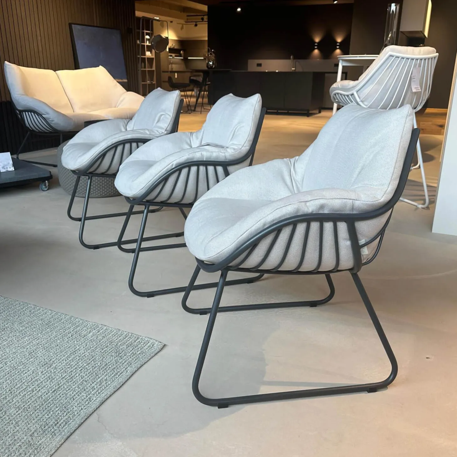 3er-Set Dining Sessel Chill Stoff Deluxe Mumbai Beige Gestell Aluminium Anthracite Antharzit Lackiert