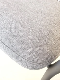 6er-Set Erica Armlehnstuhl Stoff Sitzkissen Grau Rückenkissen Mehrfarbig Blau Rot Grün Füße Metall Grau Pulverbeschichtet