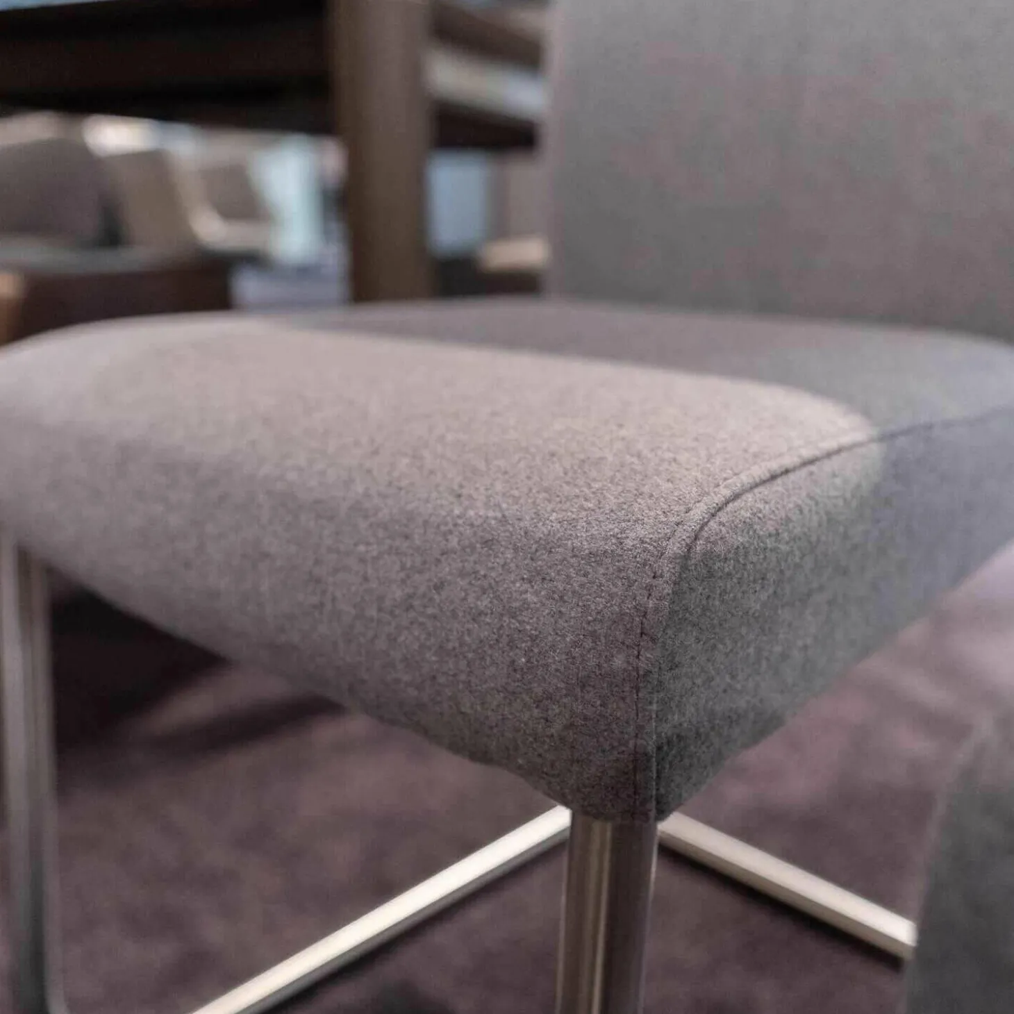 4er-Set Freischwinger CA Diana 3/B Stoff Facet Aubergine Lichtgrijs Middengrijs Blue