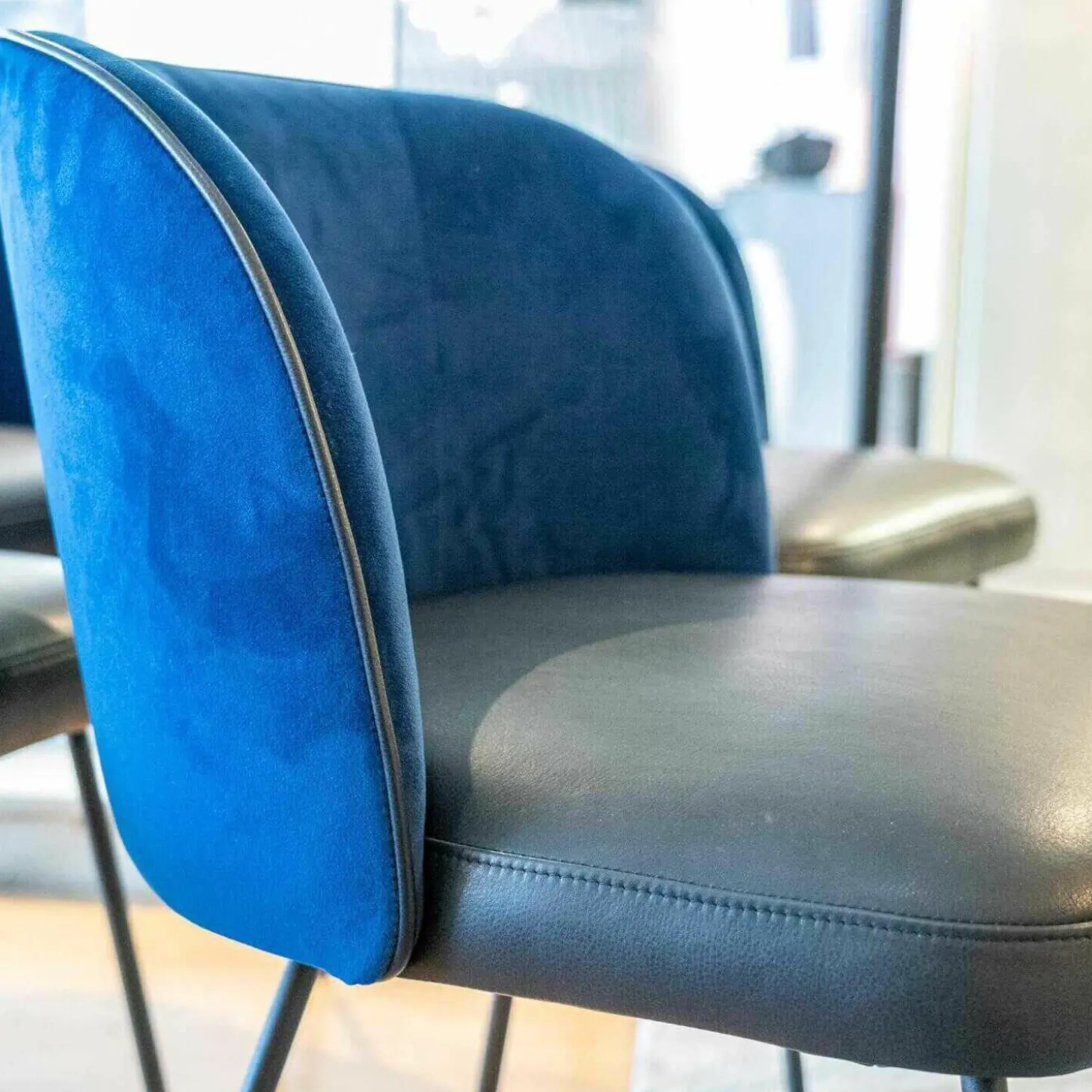 4er-Set Stühle Gaia Leder Loft Vulcano 270 Stoff Seven Navy Blau