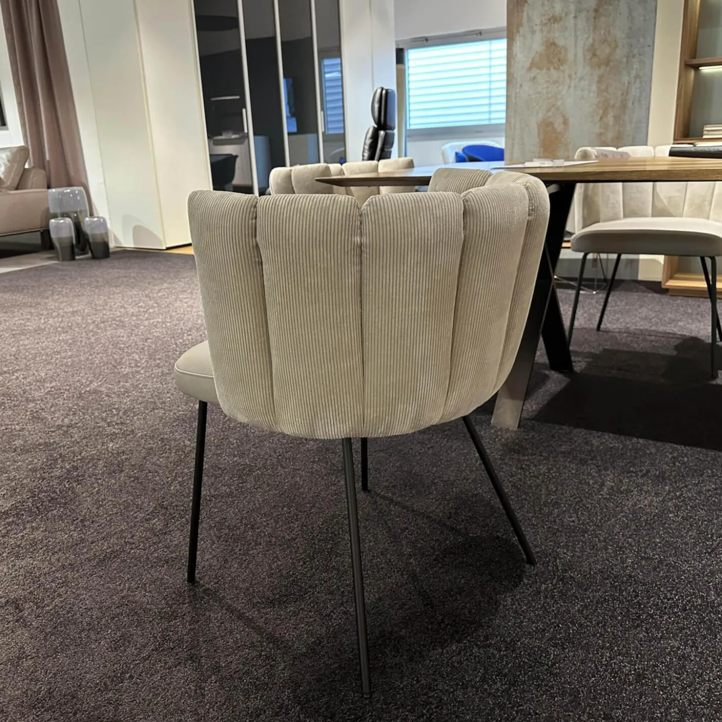 6er-Set Stühle Gaia Lehne Stoff Lisboa Weiß Sitzfläche Leder Grau Creme Rundrohr Schwarz