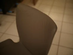 2er-Set Stühle Kasaar Bezug Leder Genua 1295 Gallit Grau Gedrehtes Holzgestell Eiche Puro Geölt Mit Fiilzgleiter