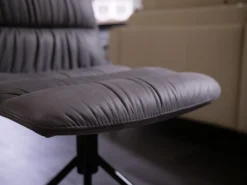 2er-Set Stuhl Aiden Soft Leder Luna Steingrau Spinnenfuß Schwarz Pulverbeschichtet Mit Drehmechanik Und Gleitern