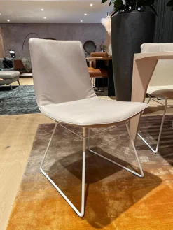 6er-Set Stuhl Amelie Leder Oman Taupe Creme Gestell Weiß Pulverbeschichtet