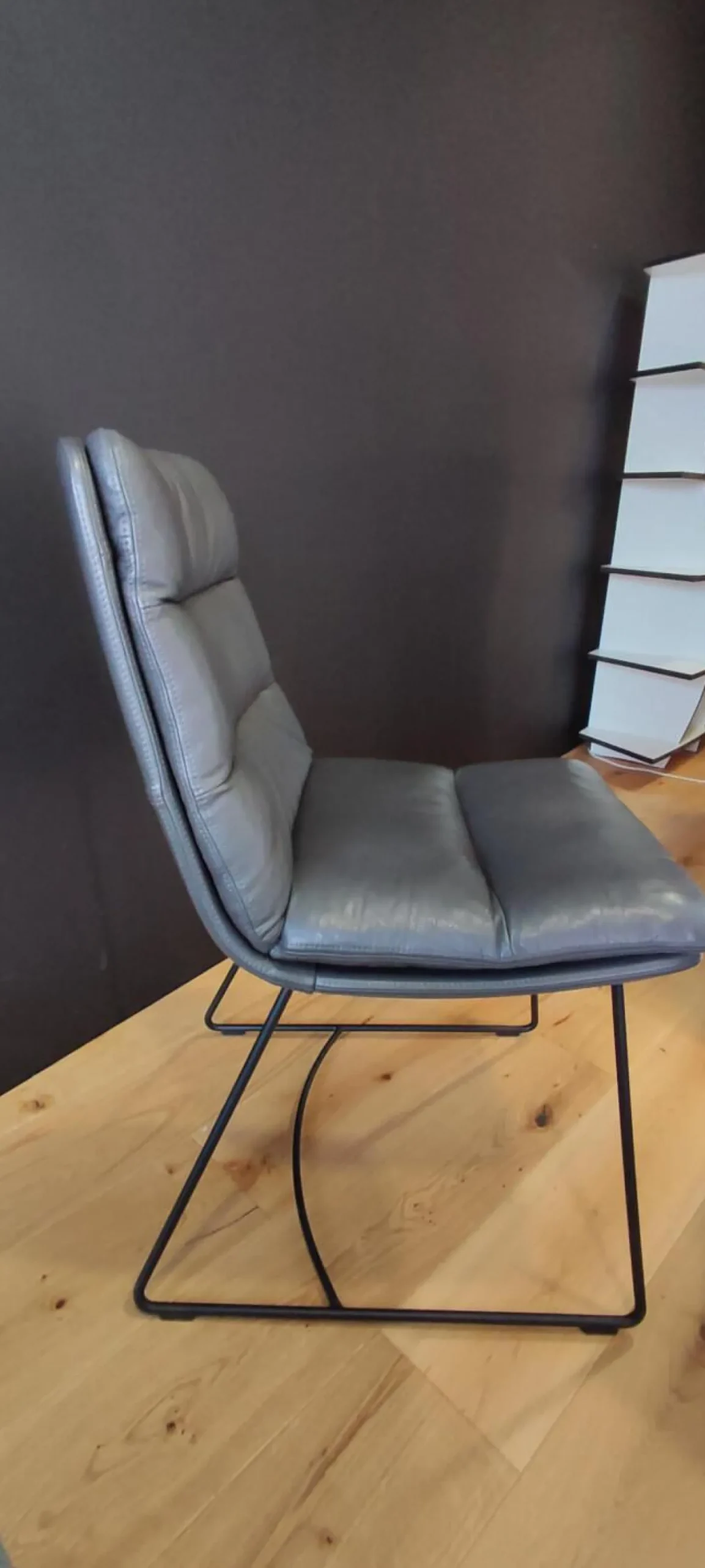 2er-Set Stuhl Arva 1512 OA2 Leder Sauvage 4 8102 Anthrazit Rundrohrgestell M02 Struktur Schwarz