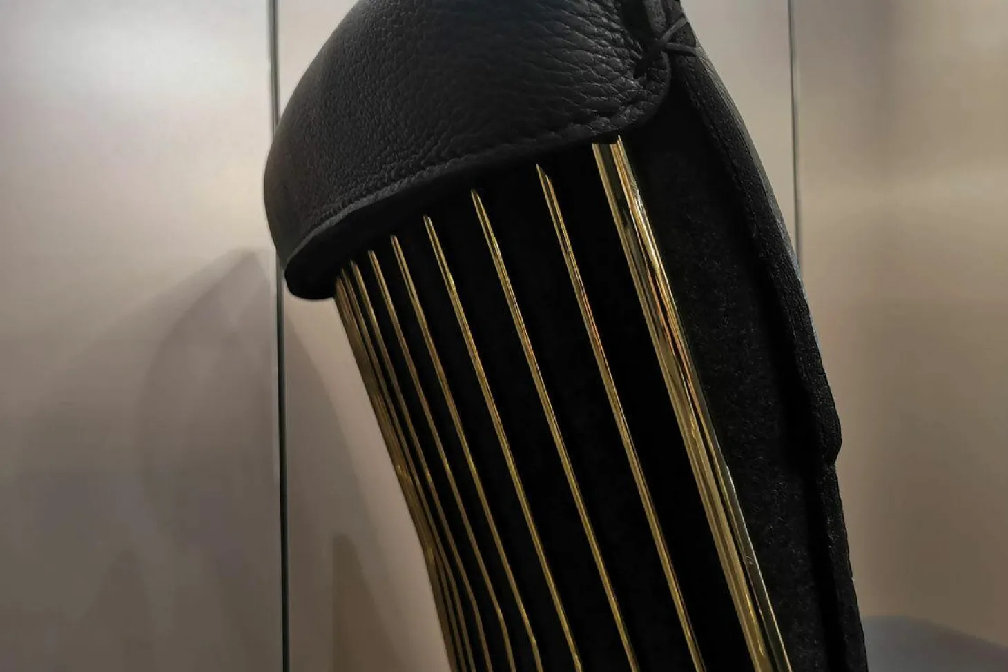 2er-Set Stuhl DS-0515 Leder Neck Blackk Schwarz Gestell Goldfarben