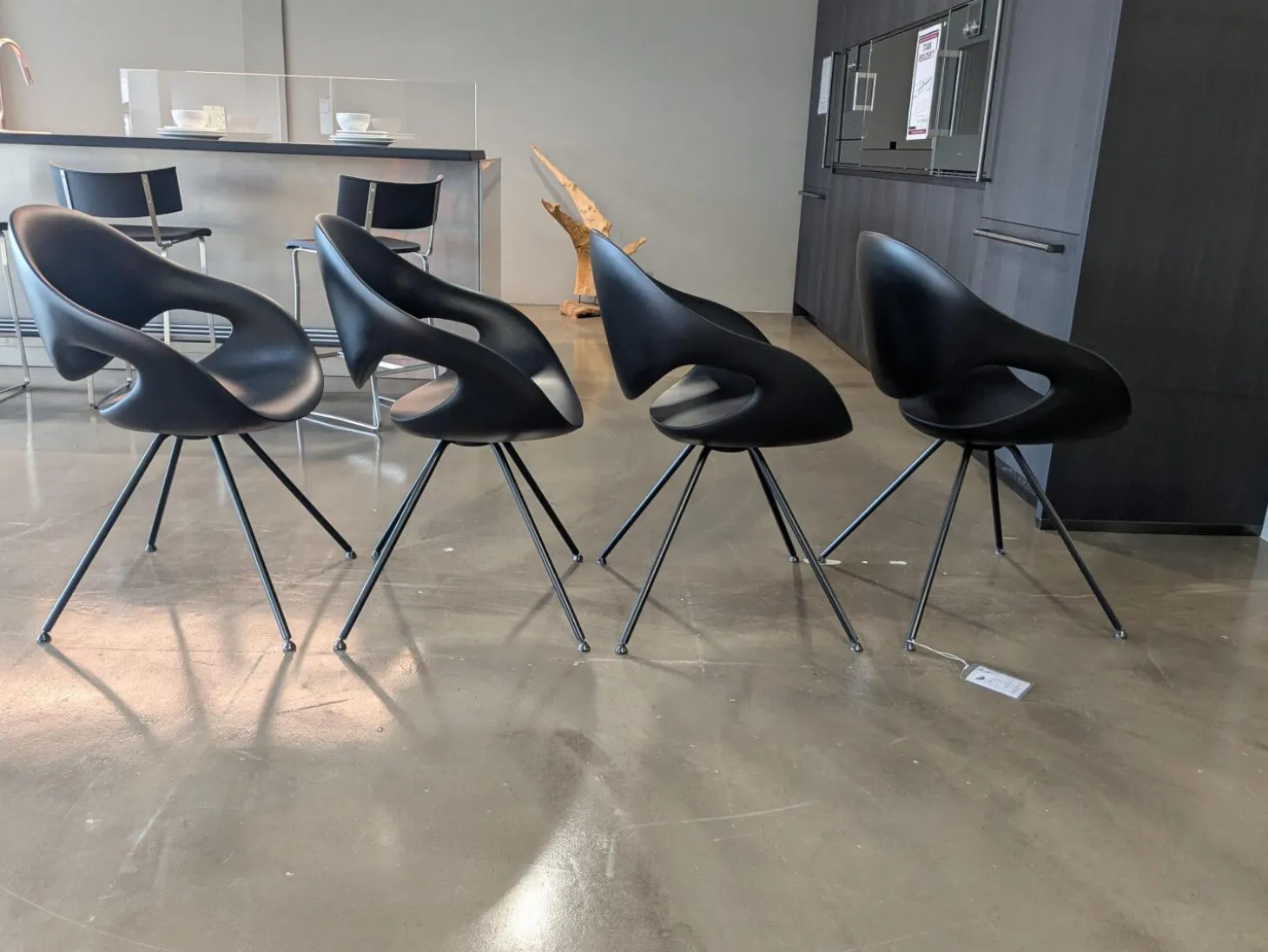 4er-Set Stuhl Moon Integralschaum Schwarz Füße Schwarz