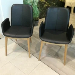 2er-Set Stuhl Urbino Stuhl Leder Massiv Nero Füße Eiche Natur mit Armlehne