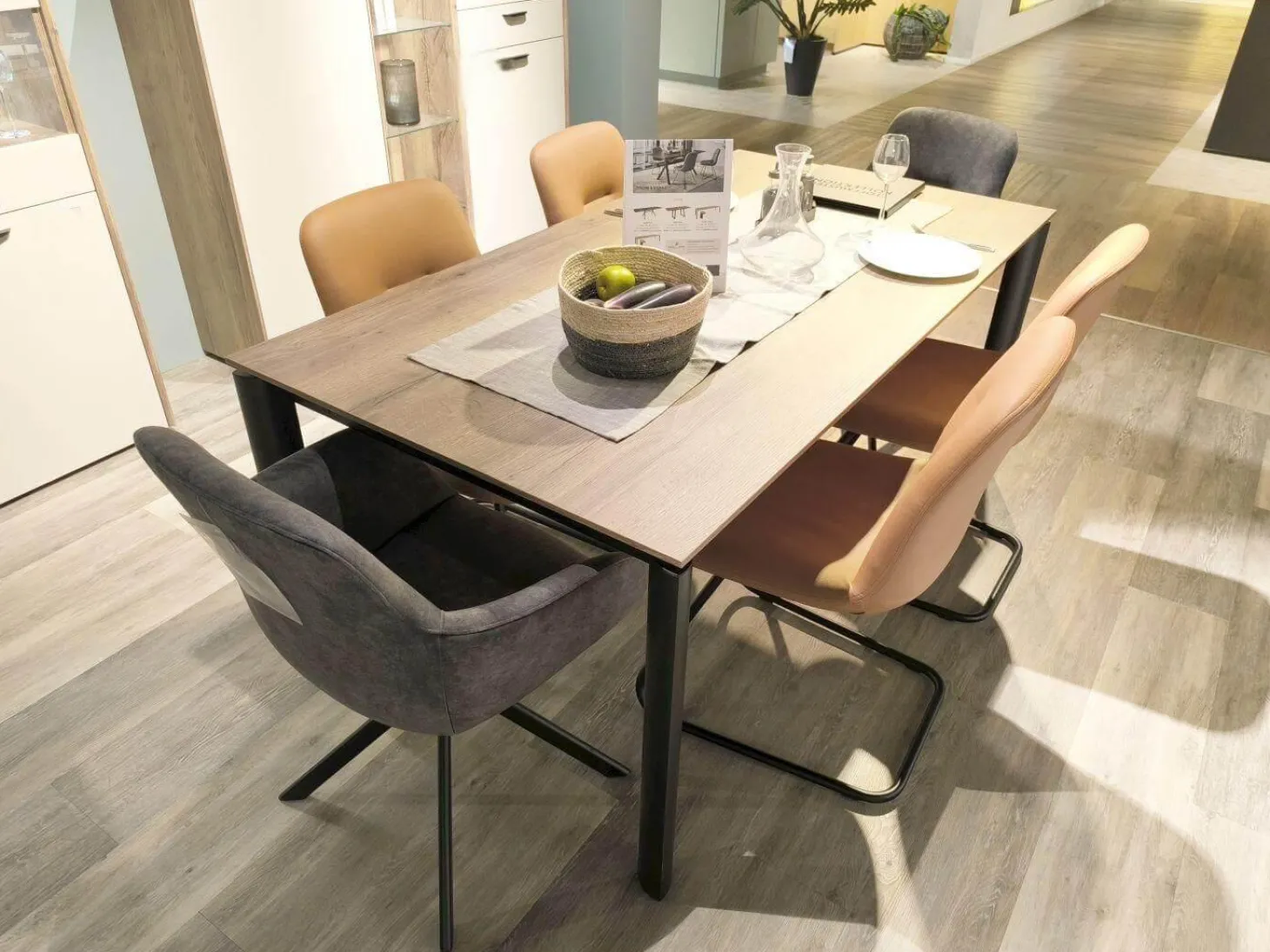 Essgruppe 434017 Sessel Stoff 746 Storm Grey Grau Stuhl Stoff 749 Cognac Braun Tisch Eiche Havanna Nachbildung Füße Schwarz