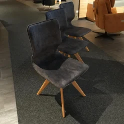 Essgruppe 45225 Tisch Wildeiche Massiv Natur Gestell Metall Lack Schwarz 2140 Stühle Und Bank 663 66SN Wildeiche Natur Effekt Lack Amour 12201 Dark Grey Grau Rücken Stoff Forza 12305 Gestell Metall