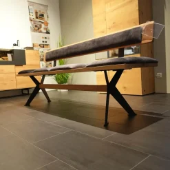 Essgruppe 45225 Tisch Wildeiche Massiv Natur Gestell Metall Lack Schwarz 2140 Stühle Und Bank 663 66SN Wildeiche Natur Effekt Lack Amour 12201 Dark Grey Grau Rücken Stoff Forza 12305 Gestell Metall