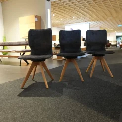 Essgruppe 45225 Tisch Wildeiche Massiv Natur Gestell Metall Lack Schwarz 2140 Stühle Und Bank 663 66SN Wildeiche Natur Effekt Lack Amour 12201 Dark Grey Grau Rücken Stoff Forza 12305 Gestell Metall