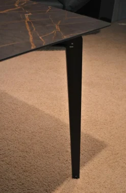 Essgruppe 812 Verkehrsschwarz Mit Stühlen 732 Leder 1 Nero