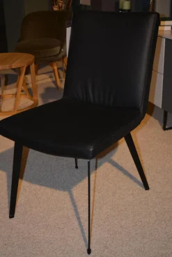 Essgruppe 812 Verkehrsschwarz Mit Stühlen 732 Leder 1 Nero