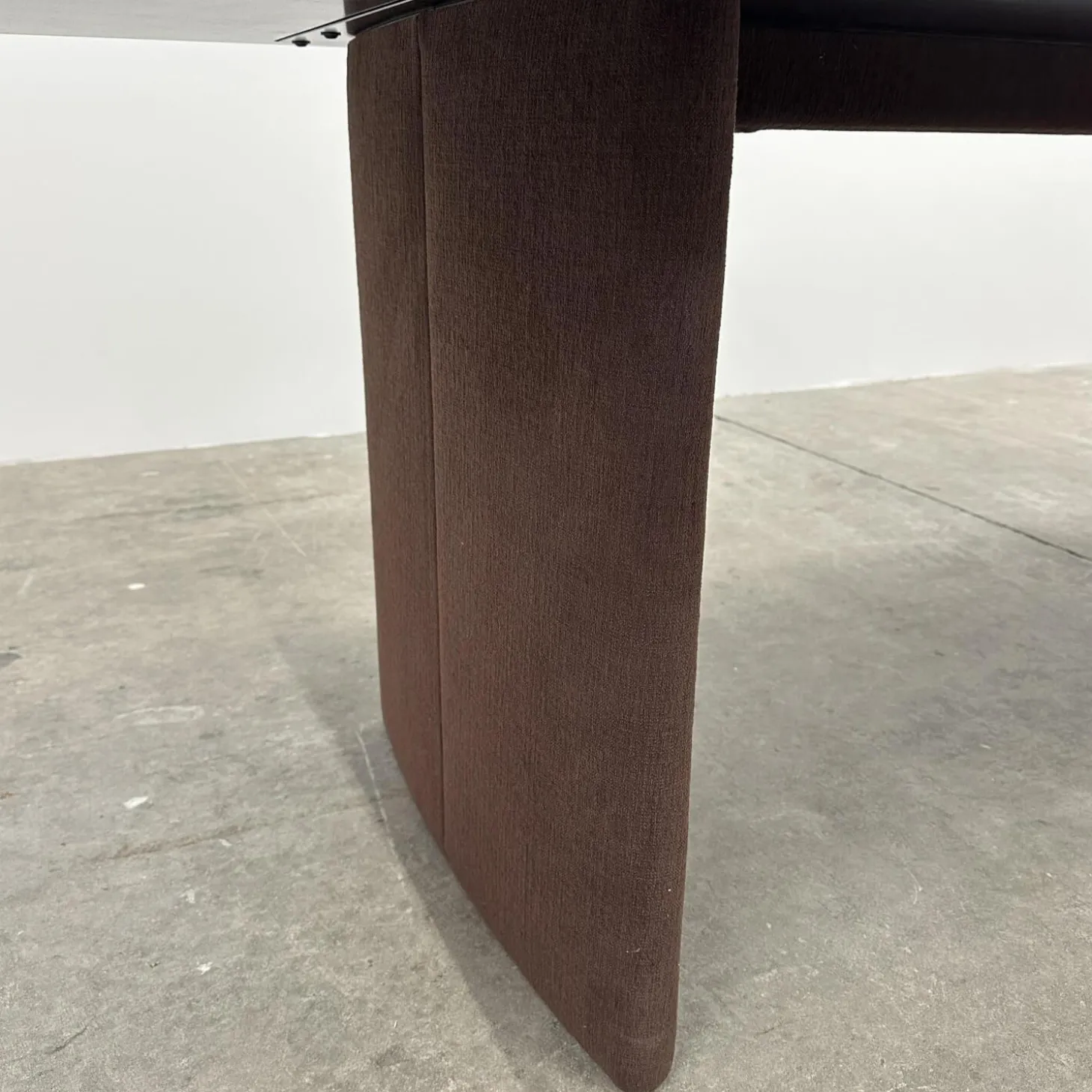 Esstisch 3222 Ipa Platte Stein Tauern Schwarz Grün Geschliffen Wangen Stoff 10125 Bordeaux Rot